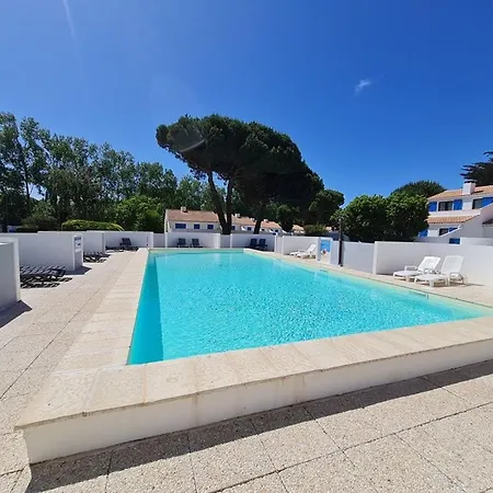 Maison Avec Piscine Chauffée, Proche Et Commerces, Pour 4/5 Pers., Animaux Admis - Fr-1-777-22 *