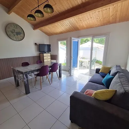 Maison Avec Piscine Chauffée, Proche Et Commerces, Pour 4/5 Pers., Animaux Admis - Fr-1-777-22 * Saint-Jean-de-Monts