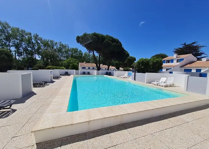 Maison Avec Piscine Chauffée, Proche Et Commerces, Pour 4/5 Pers., Animaux Admis - Fr-1-777-22 *