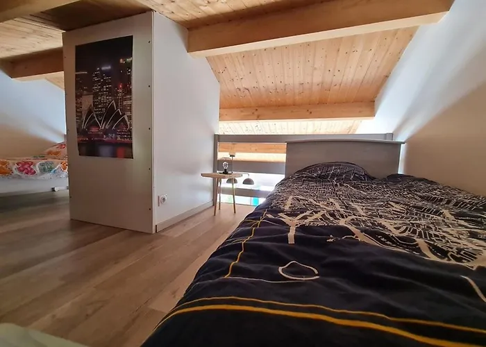 Maison Avec Piscine Chauffée, Proche Et Commerces, Pour 4/5 Pers., Animaux Admis - Fr-1-777-22