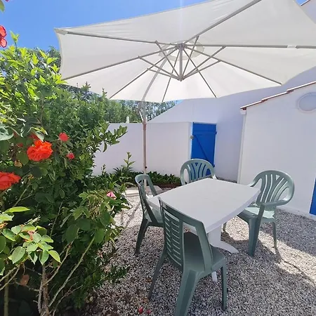 Maison Avec Piscine Chauffée, Proche Et Commerces, Pour 4/5 Pers., Animaux Admis - Fr-1-777-22 Hébergement de vacances