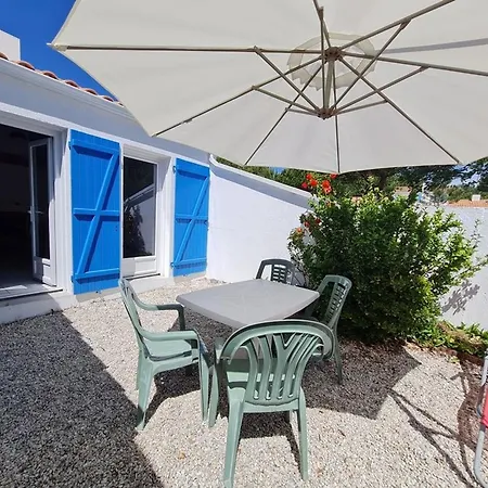 Hébergement de vacances Maison Avec Piscine Chauffée, Proche Et Commerces, Pour 4/5 Pers., Animaux Admis - Fr-1-777-22